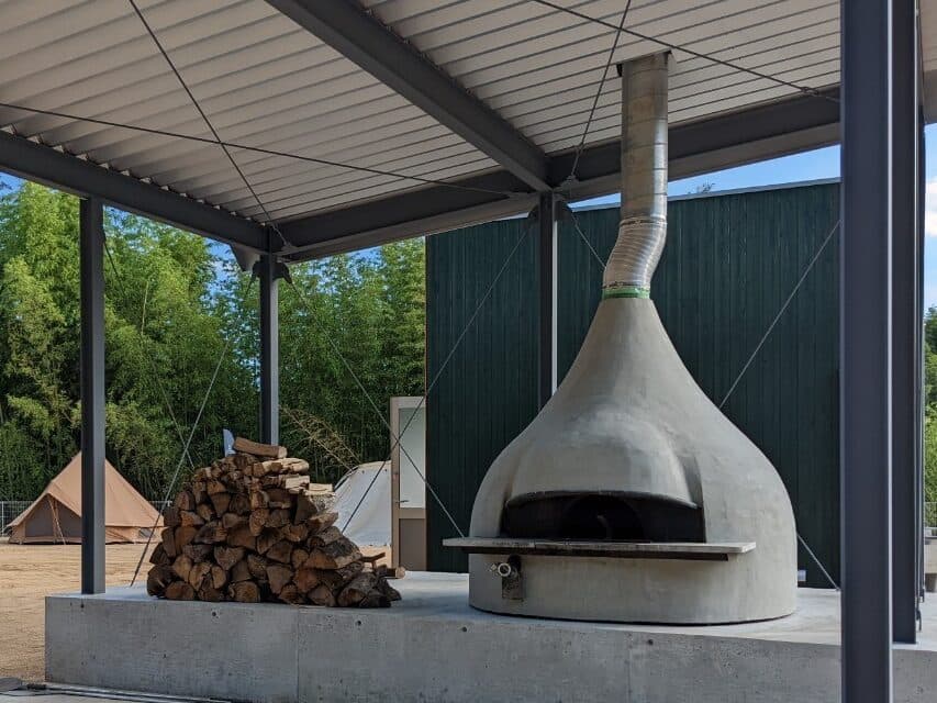 Wood-fired pizza making