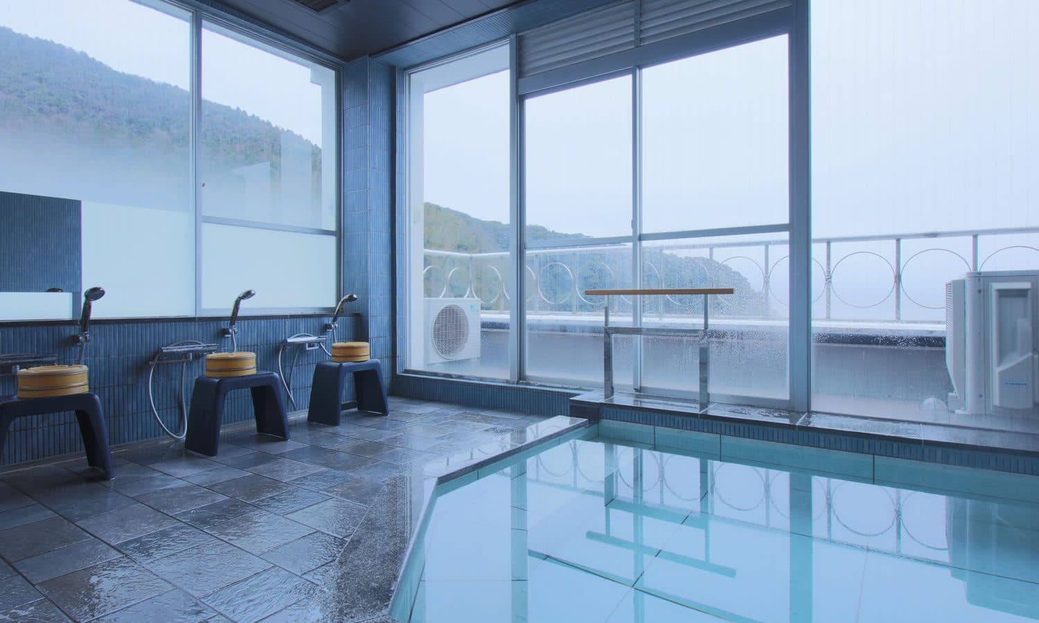 Bath overlooking Miho Bay