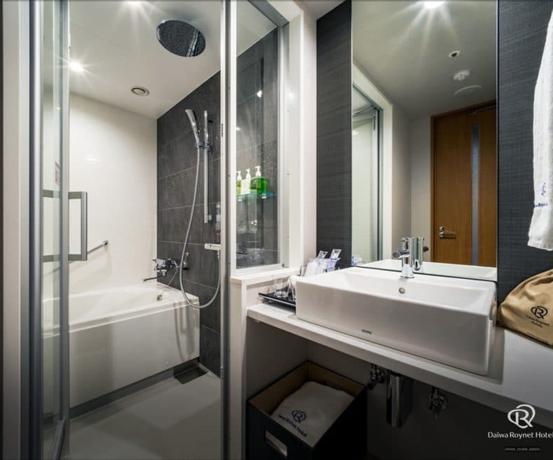 Separate bath and toilet