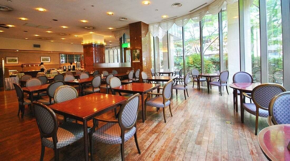 Courtyard-view restaurant