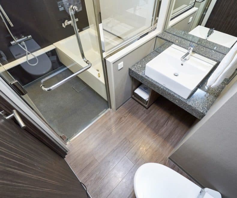 Separate bath and toilet