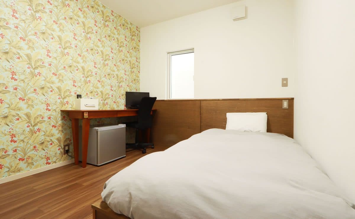 All 11 rooms are singles