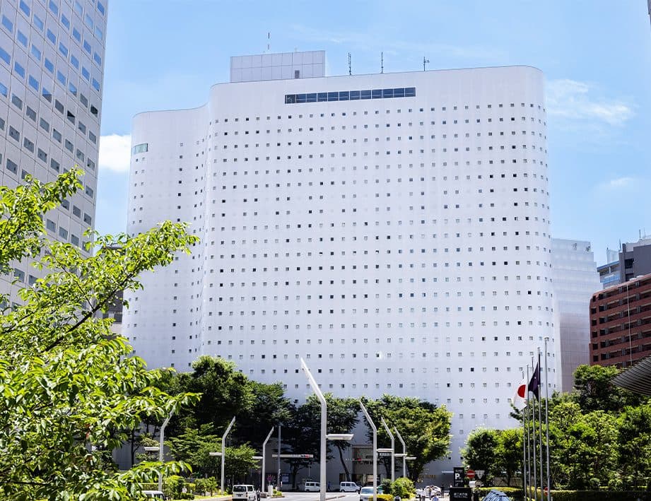 1,618 rooms beside City Hall