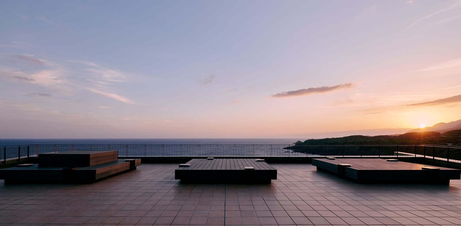 360° clifftop terrace
