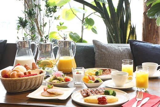 Top-floor breakfast