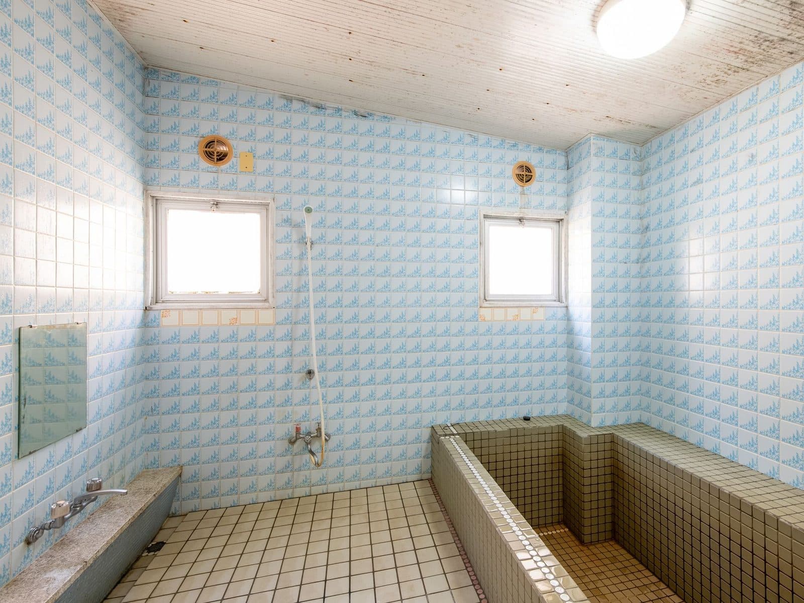 Large shared bath