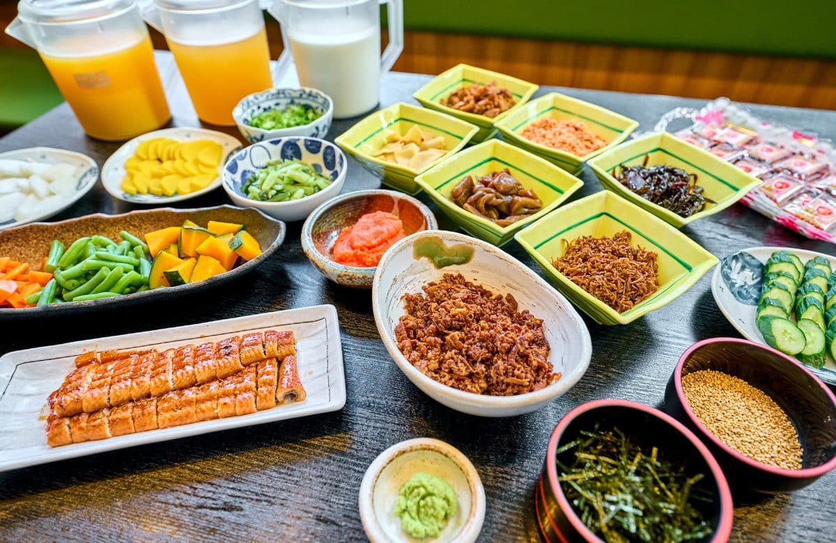 自选配料的茶泡饭早餐