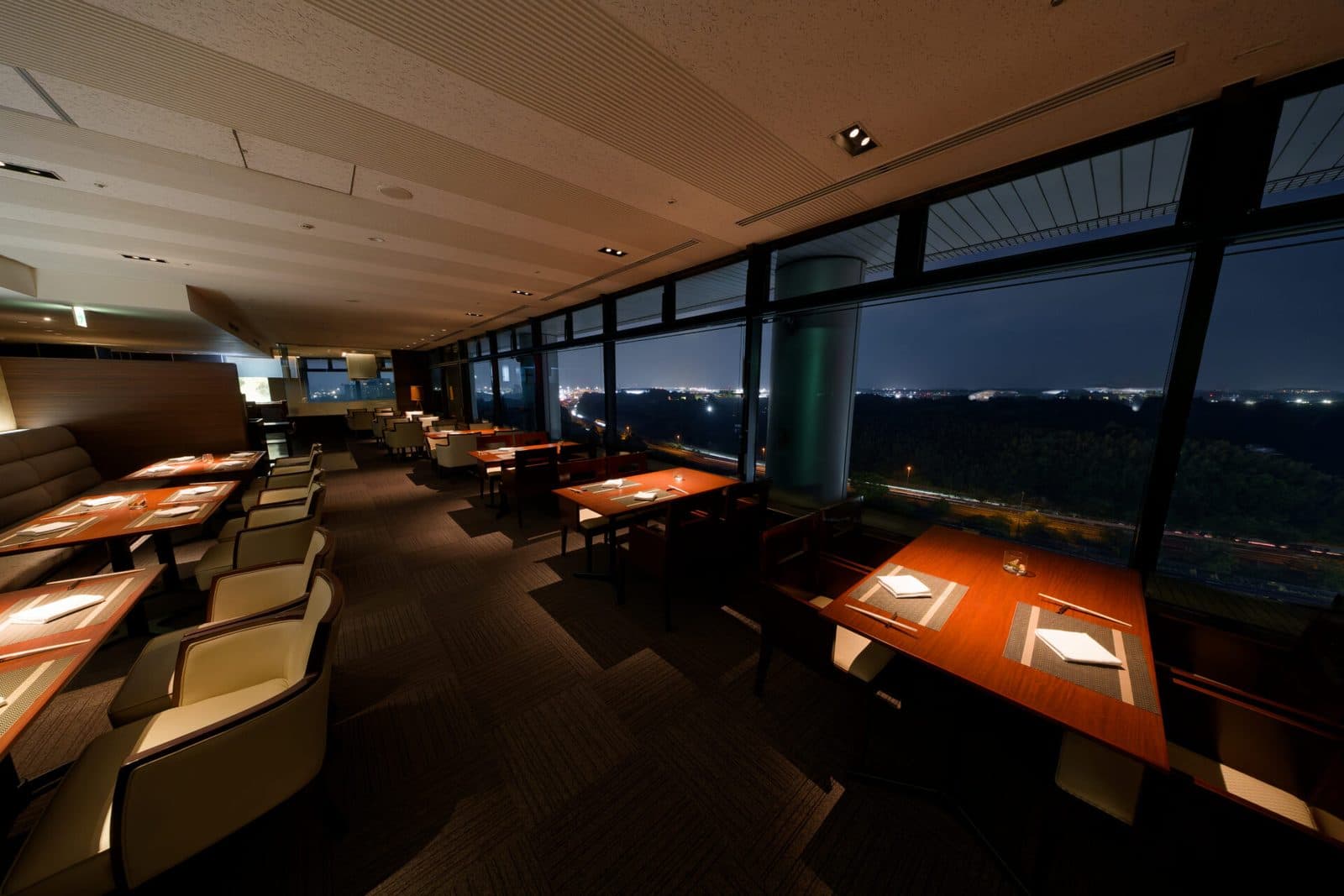 17th-floor sky dining