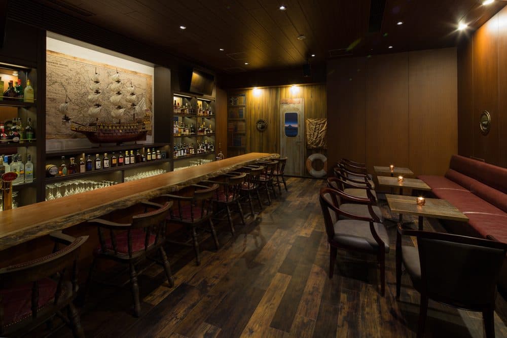 Bar with an 8m counter