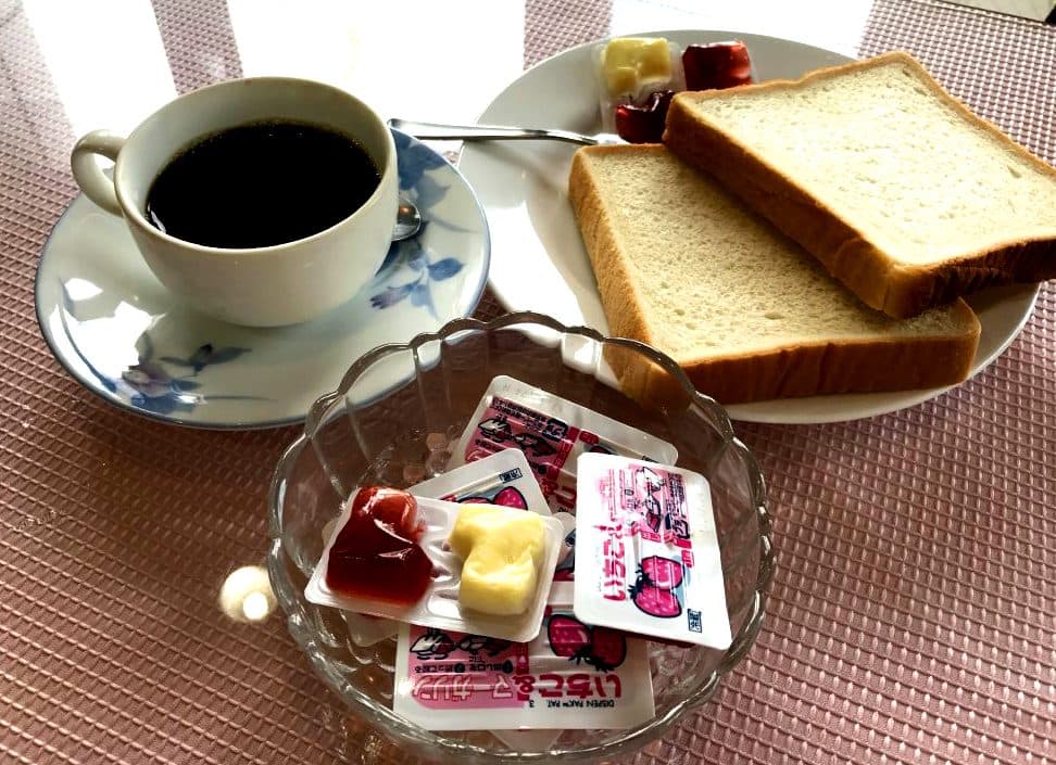 Free toast & coffee