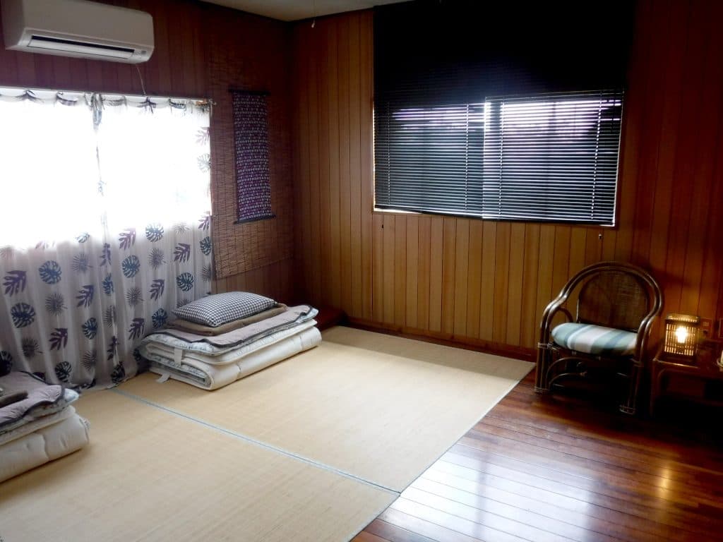 Four private rooms