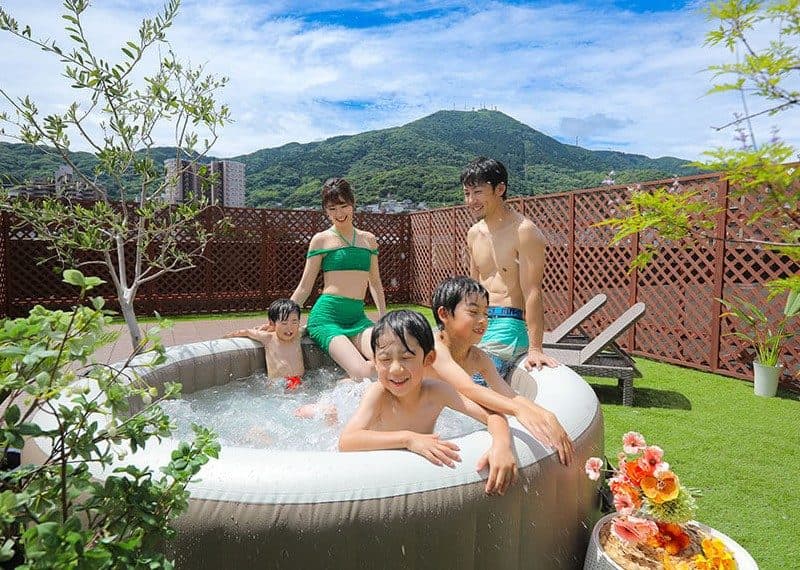 Rooftop jacuzzi facing Mt. Sarakura