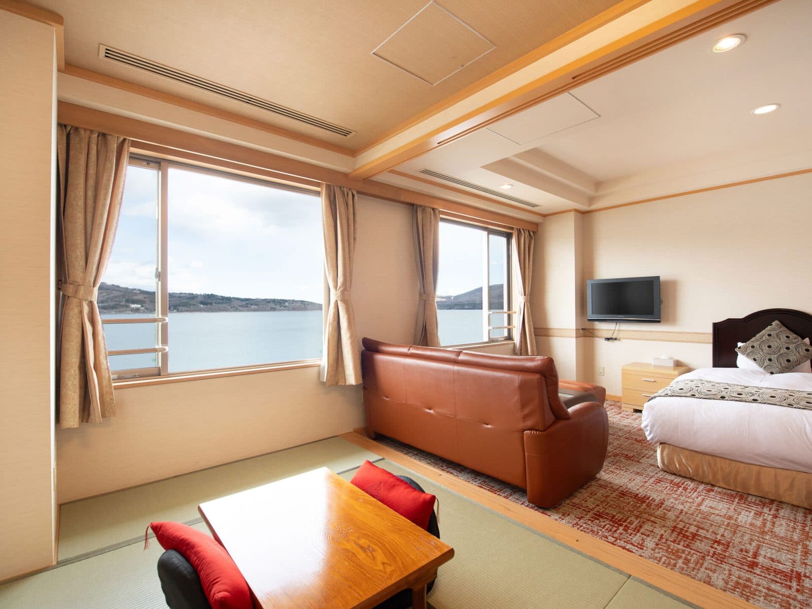 Suites with onsen tubs