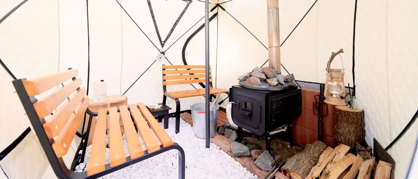 Tent sauna and jacuzzi