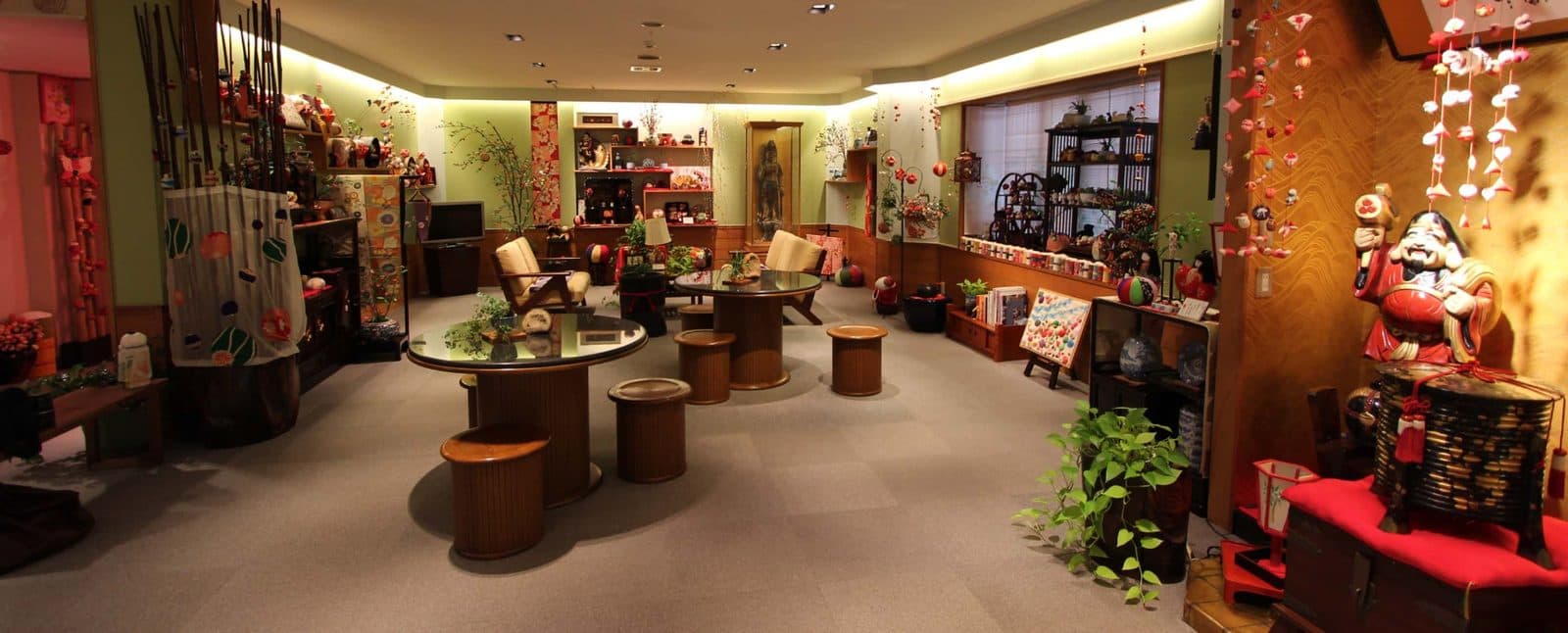 Lobby of the proprietress's crepe crafts