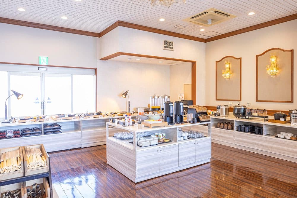 当地鲜鱼与早餐自助