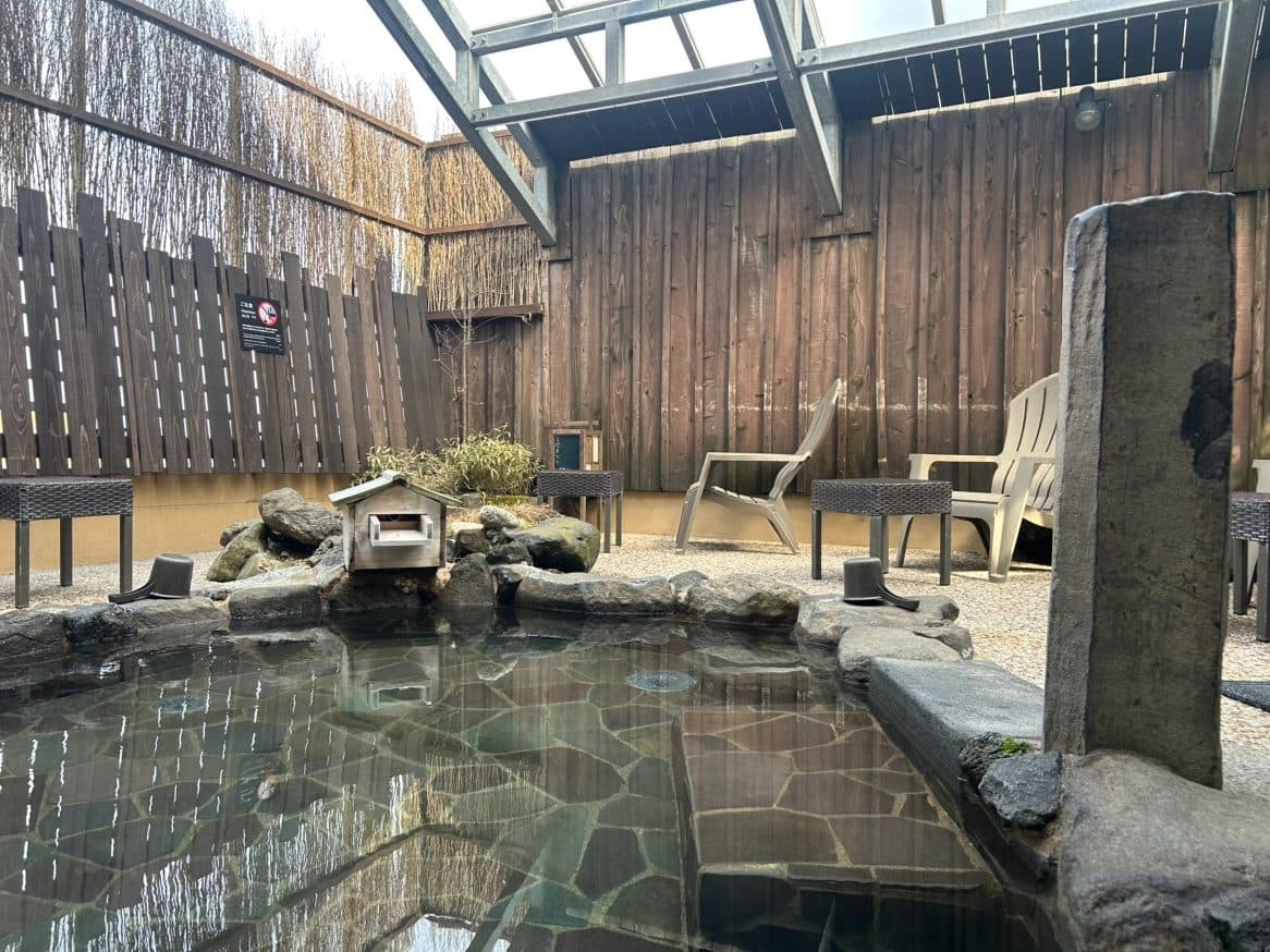 Own hot spring on the 11th floor