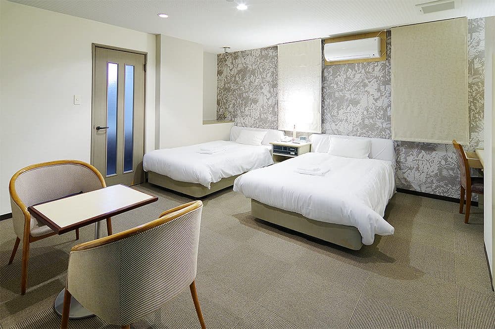 Semi-double beds