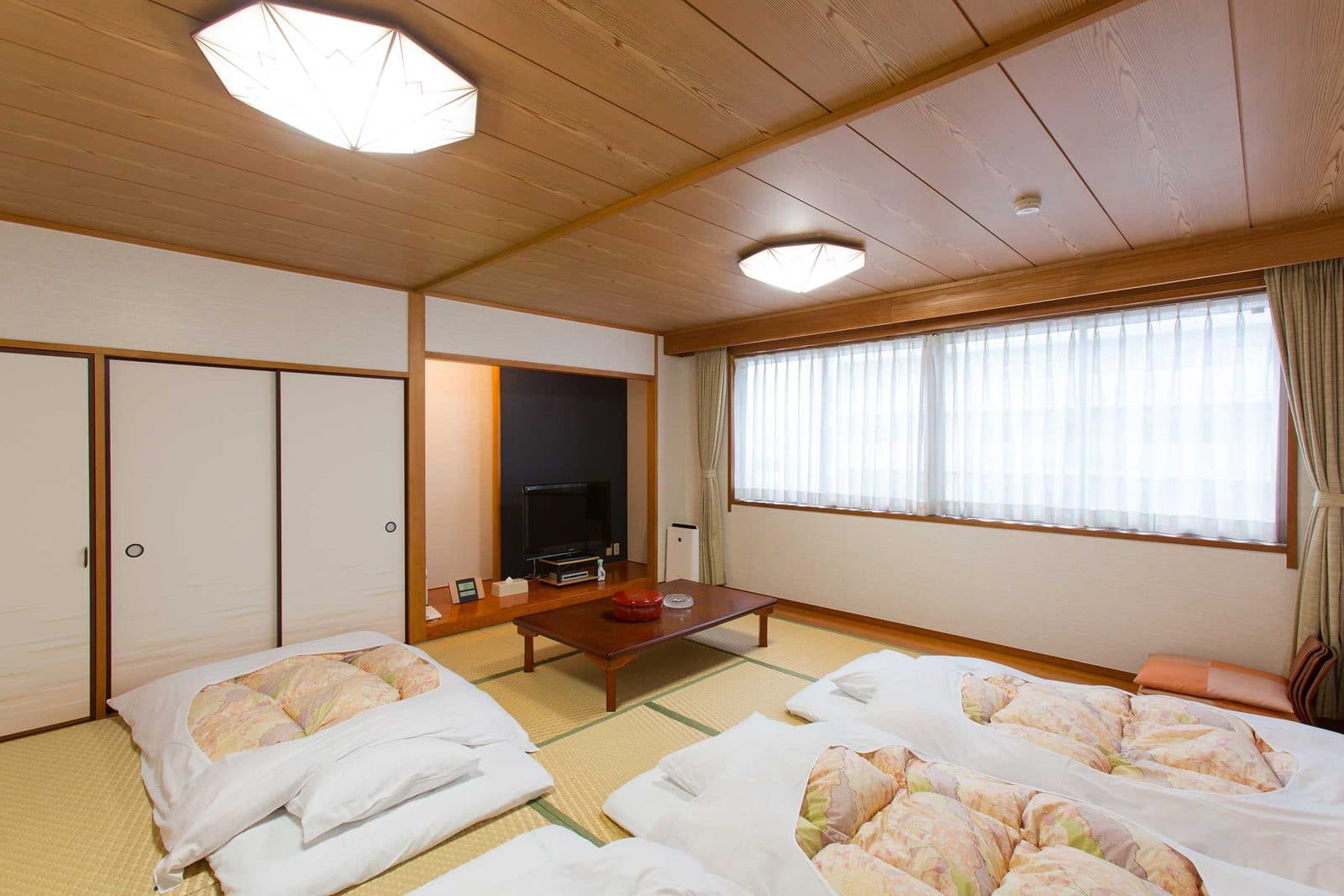 Tatami rooms for families