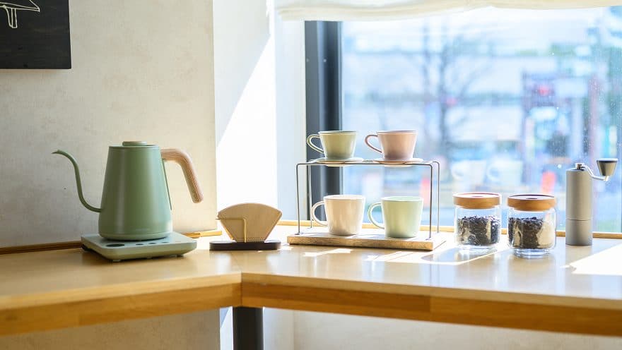 Hand-drip coffee lounge