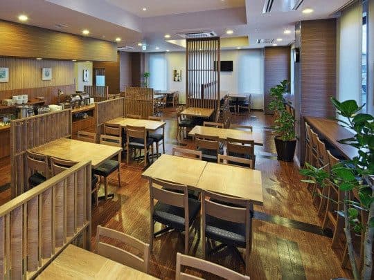 店内餐厅兼居酒屋