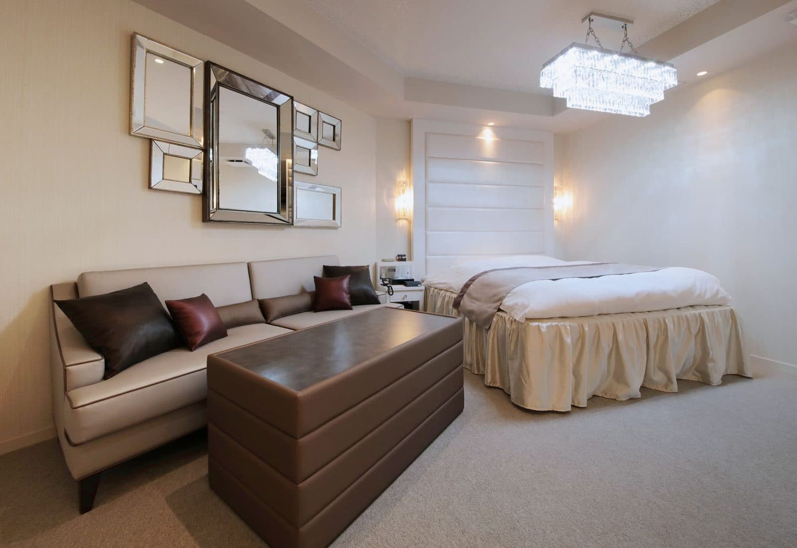 Mirror Semi Suite