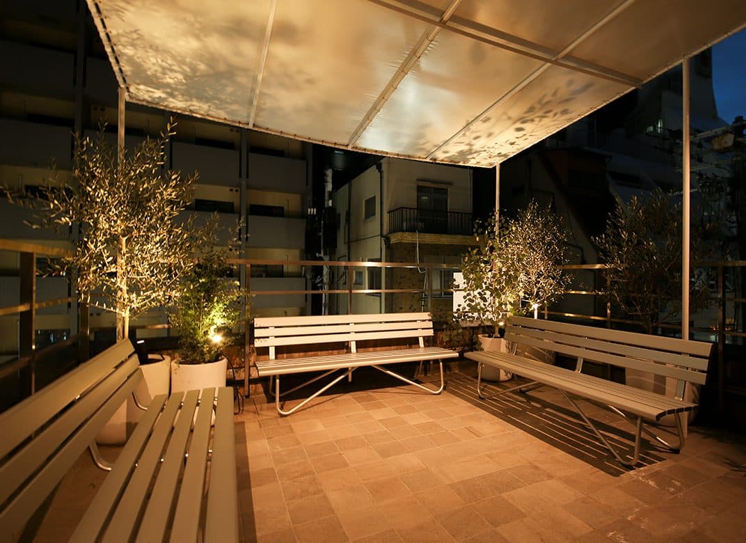 Third-floor terrace