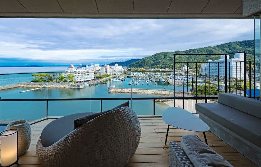 Art-filled top-floor suites