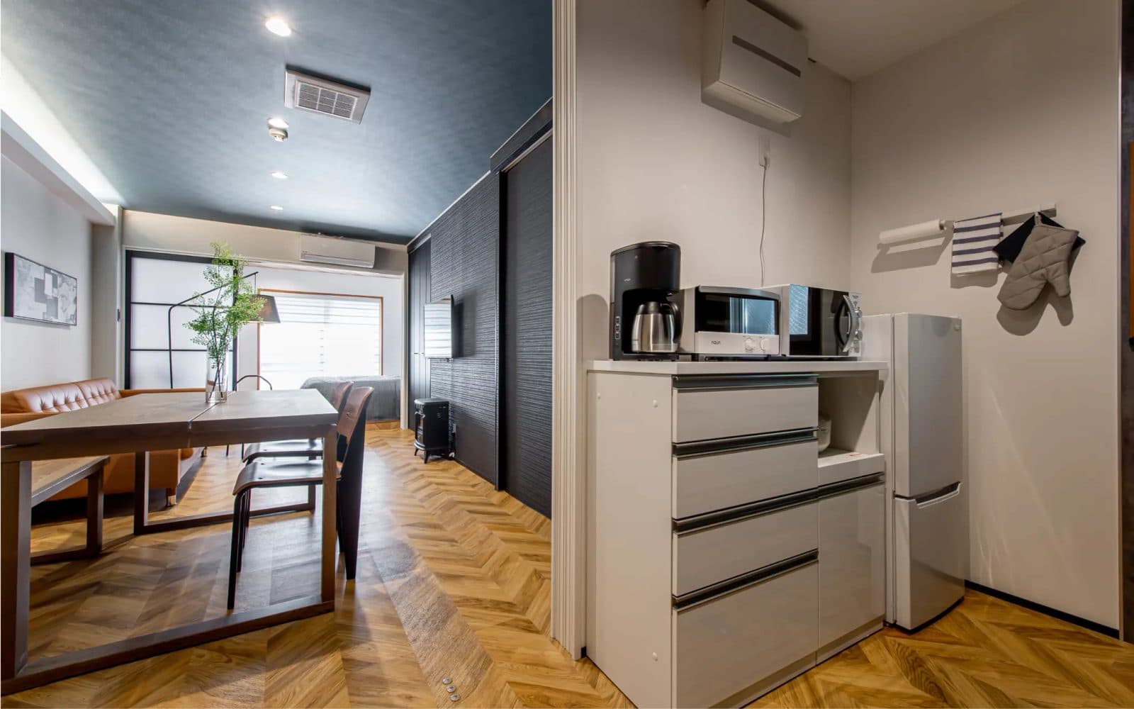 Full kitchen
