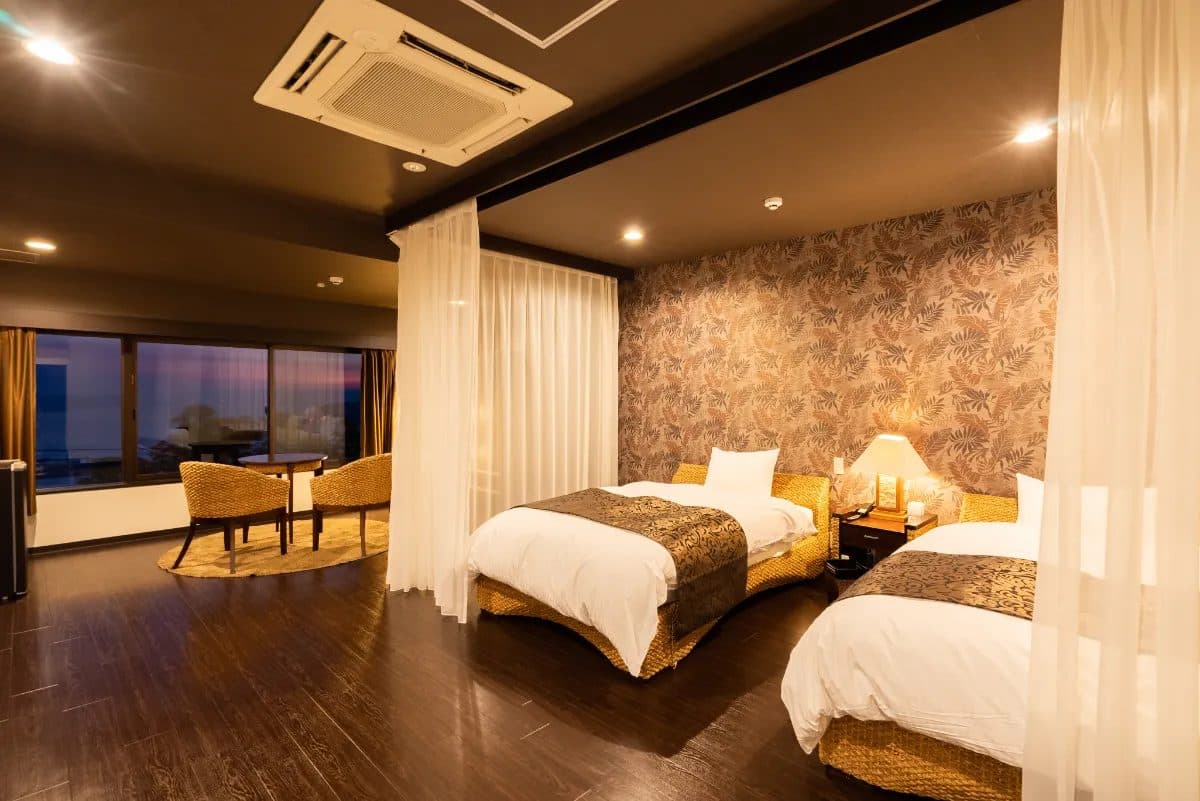 Special rooms with canopy beds
