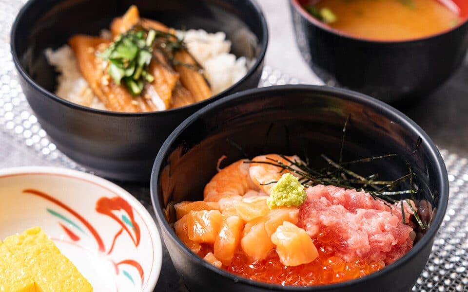 Seafood-bowl breakfast