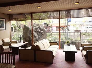 距JR下吕站步行3分钟