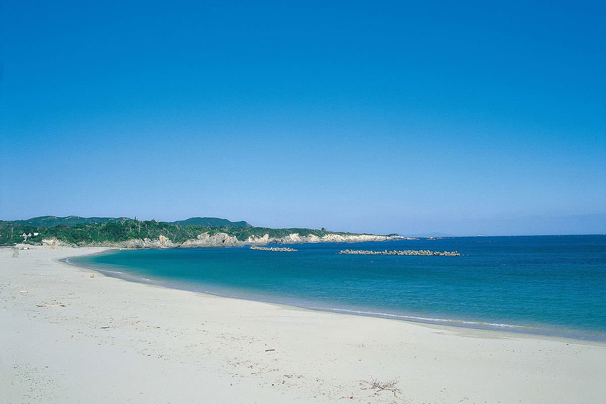 Views of Chidorigahama Beach