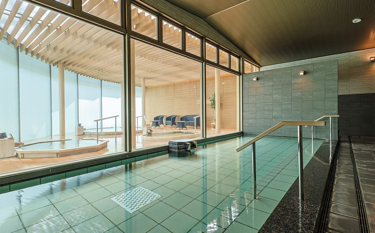 Grand Bath & Sauna