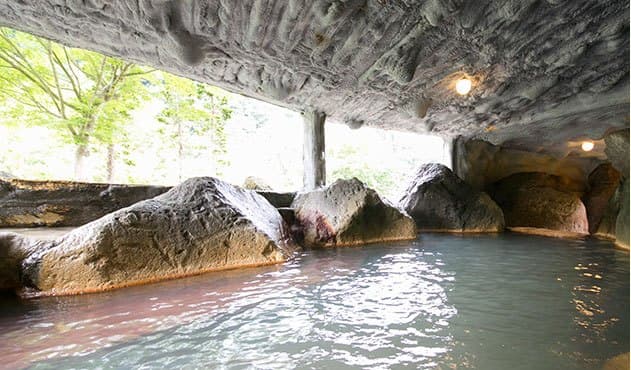 桧木浴池与洞窟浴池