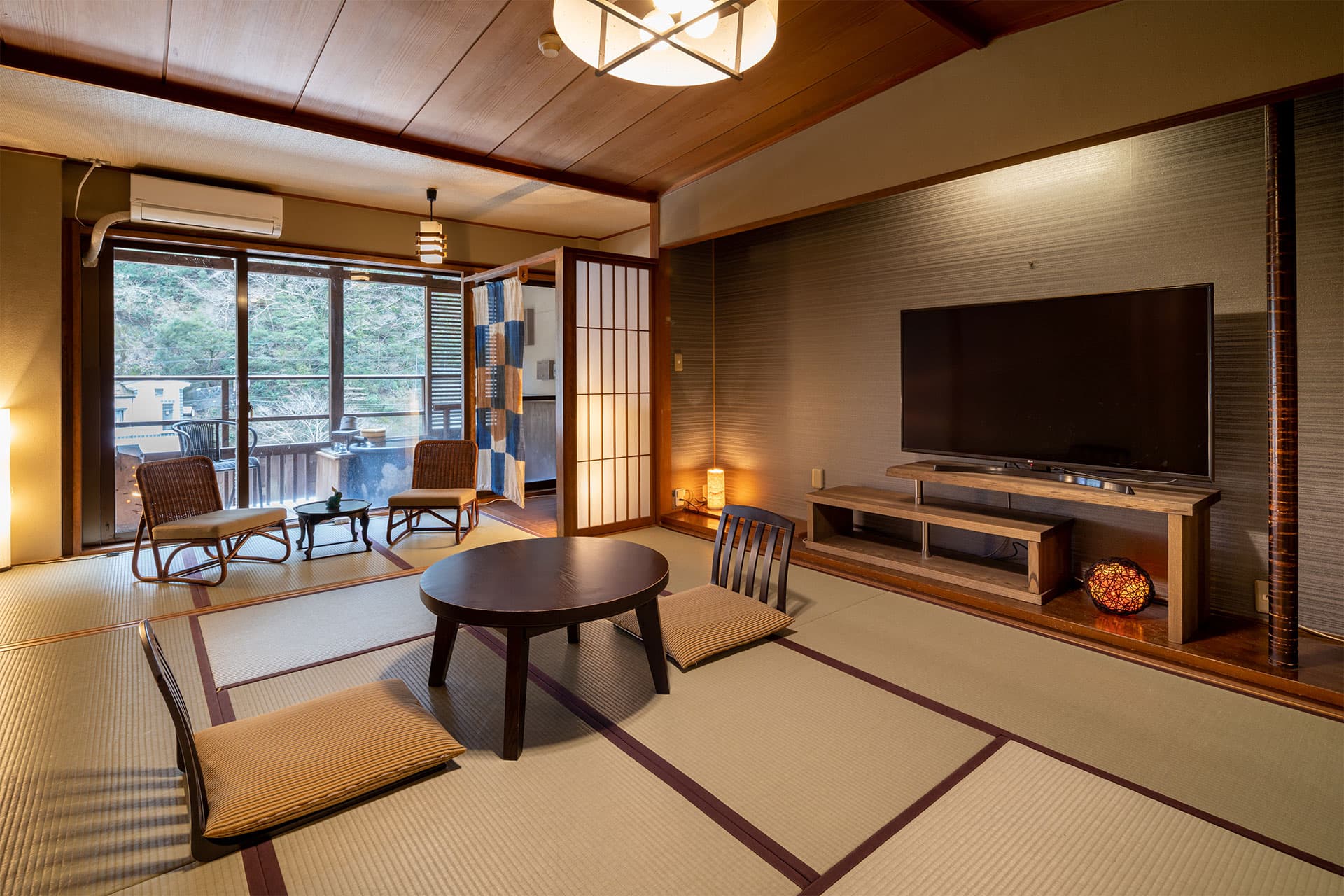 Rooms and Suites with Open-Air Baths