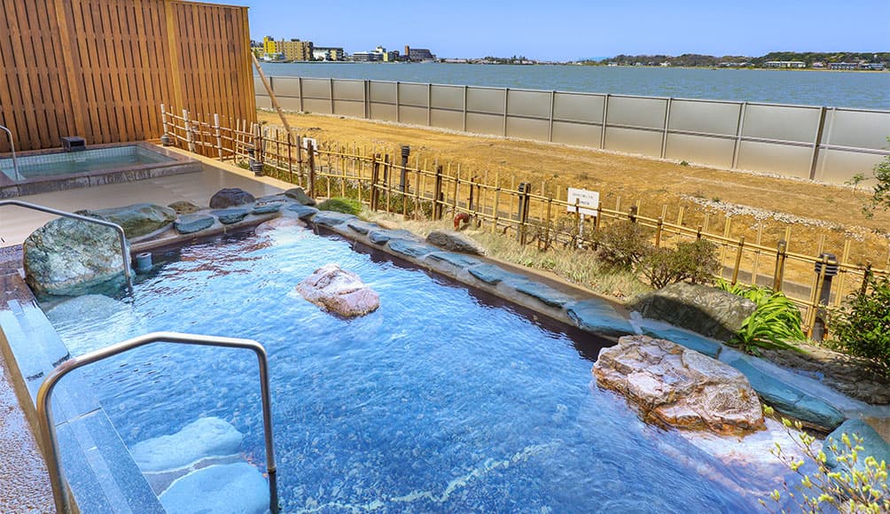 A Famed Spring in an Open, Airy Bath