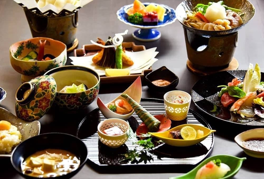 A Seasonal Mountain Kaiseki Capturing the Four Seasons