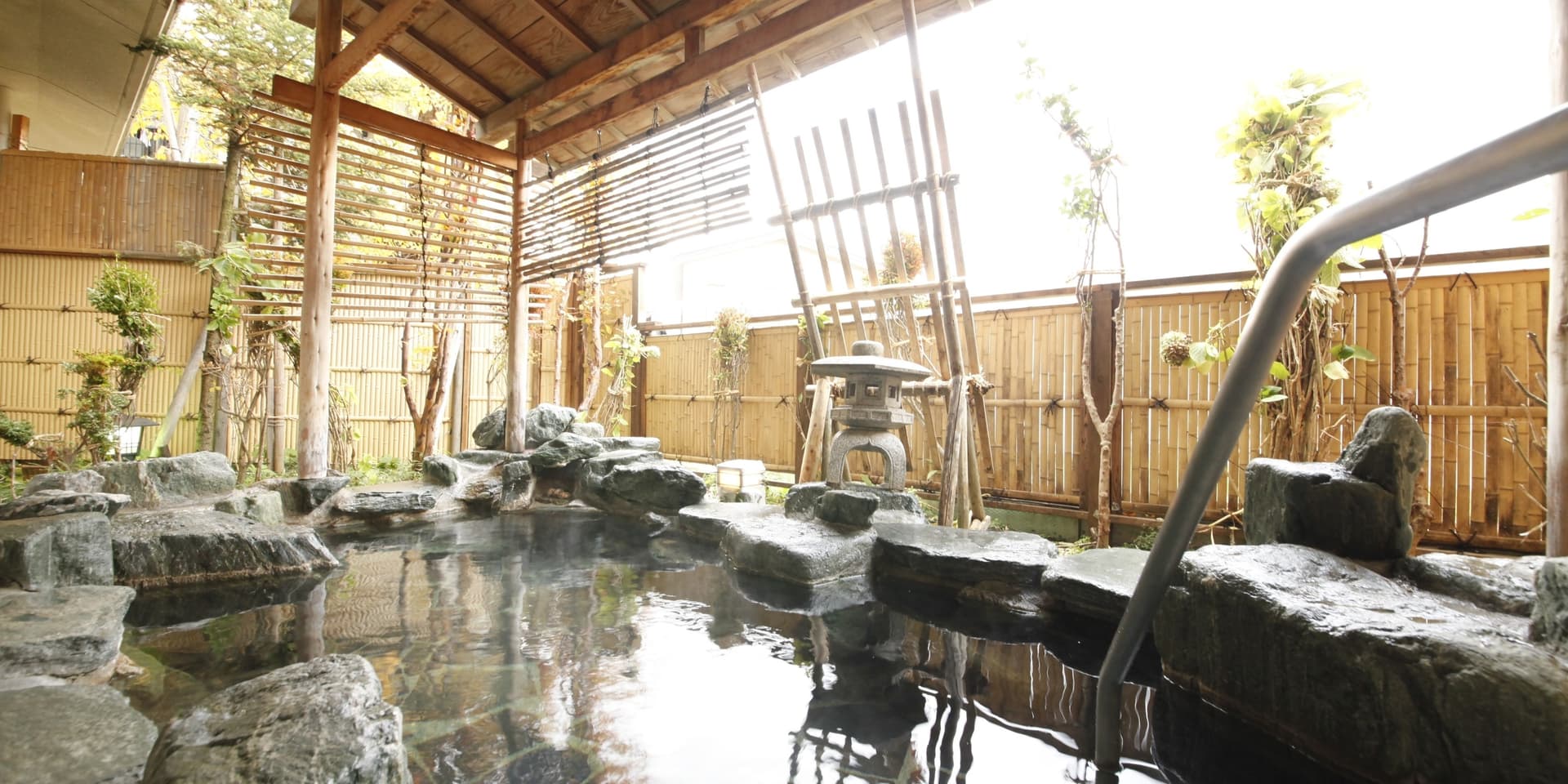 An Open-Air Bath Through Every Season