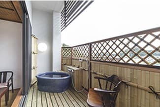 Open-Air Bath Rooms and Room Variety