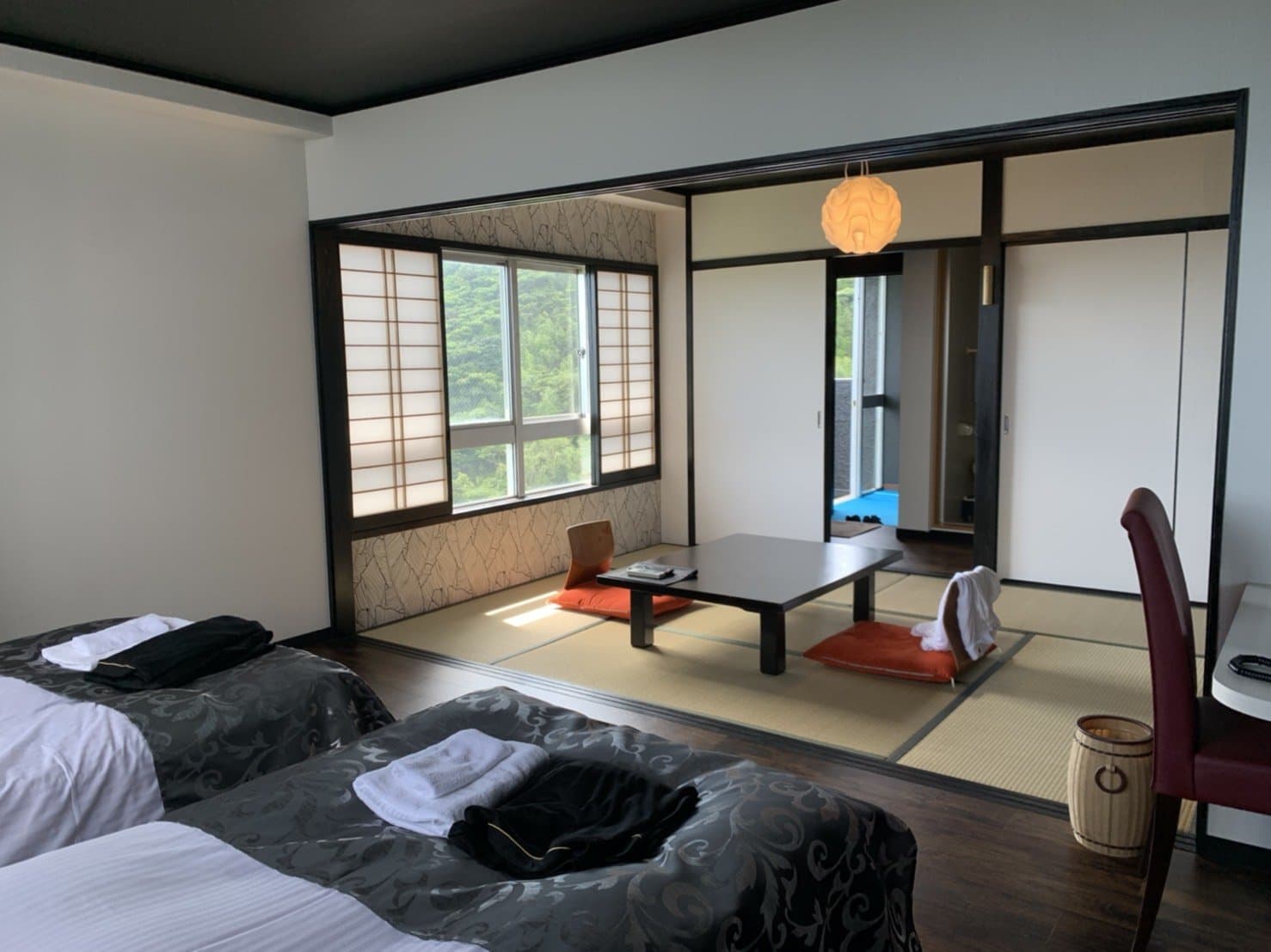 Pure Japanese-Style Rooms (Washitsu)
