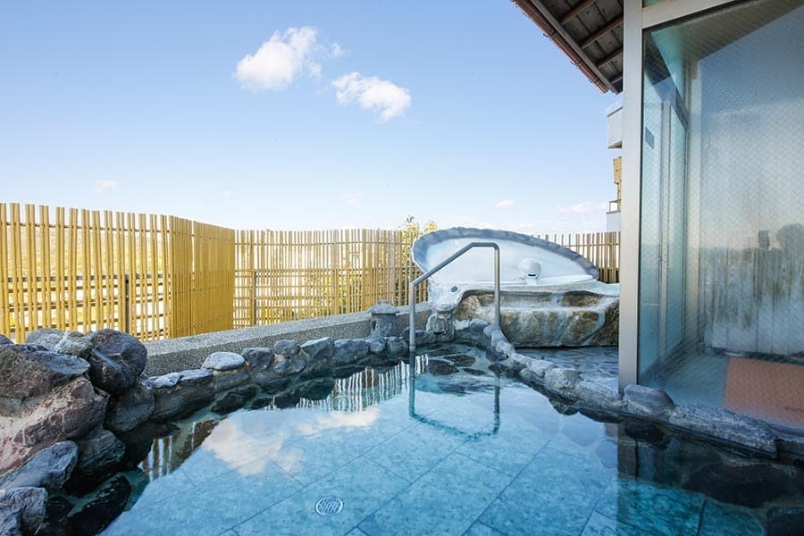 Private Open-Air Baths, Views All to Yourself