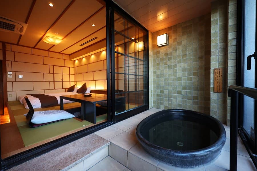 Ocean-Facing Rooms with Open-Air Baths