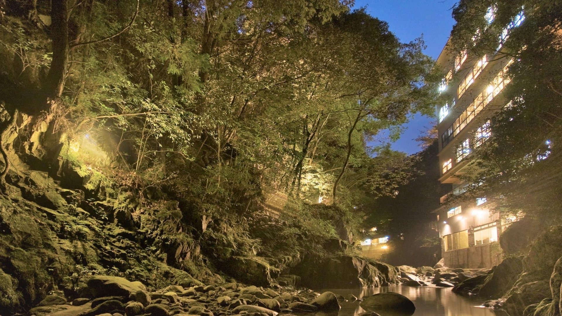 이마바리에서 닿는 산속 숙소