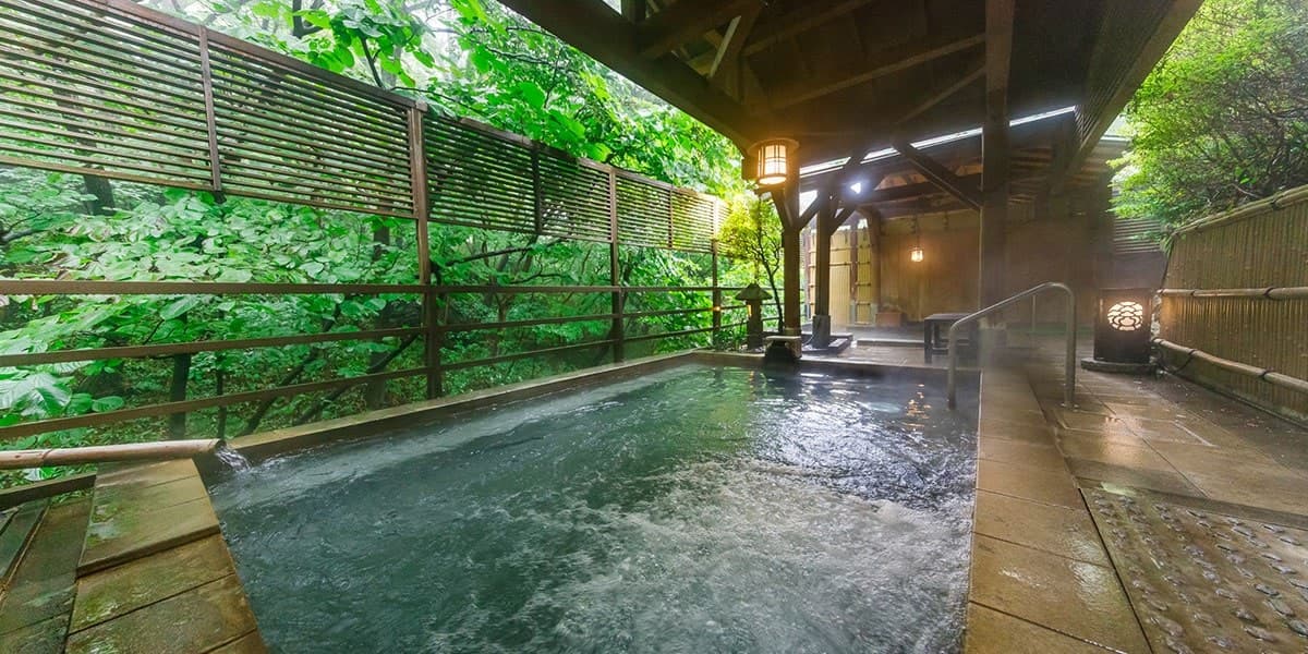 An Open-Air Onsen Through Every Season