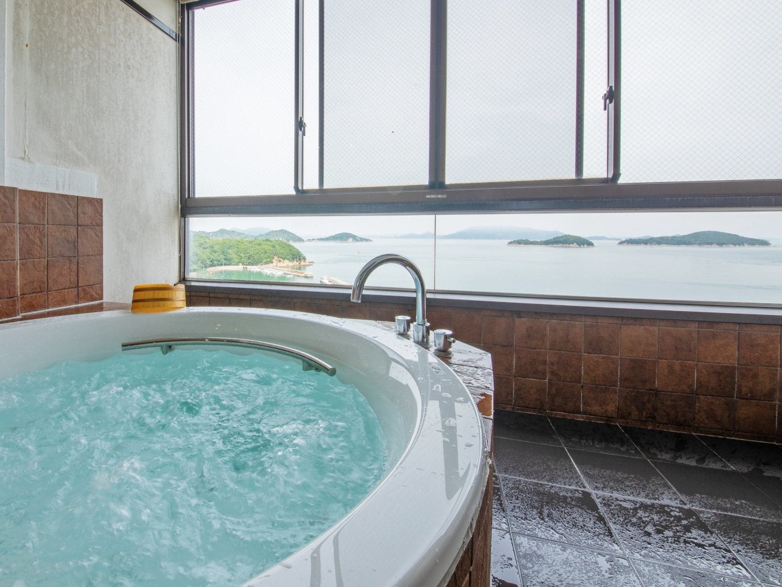 Rooms With the Sea as Their Garden