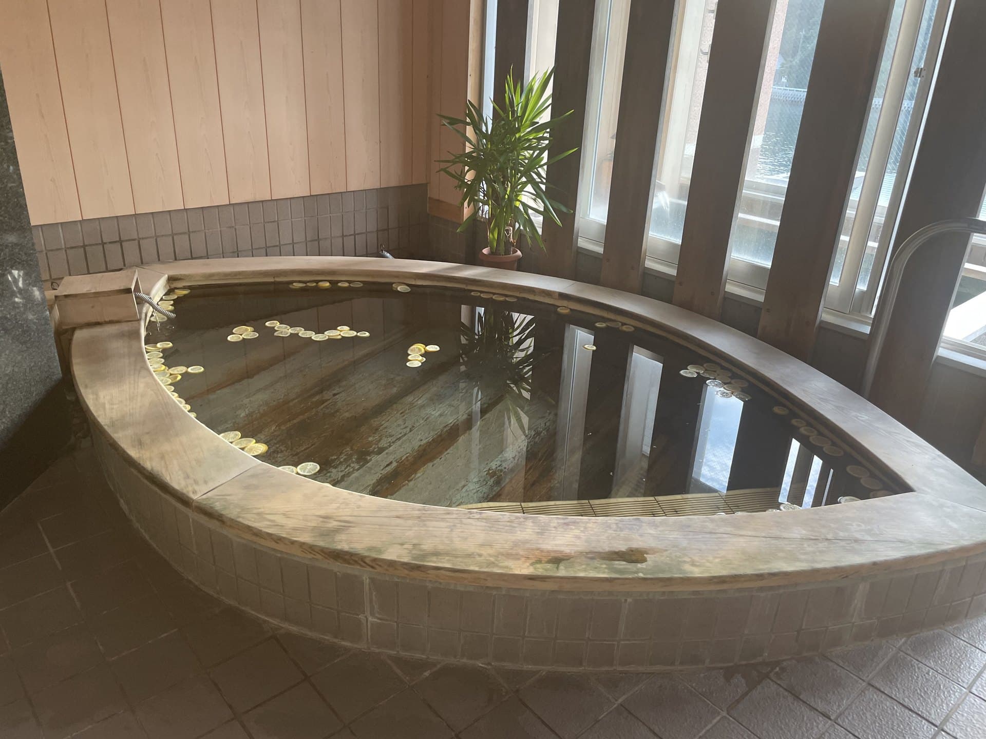 The Signature View Lemon Bath
