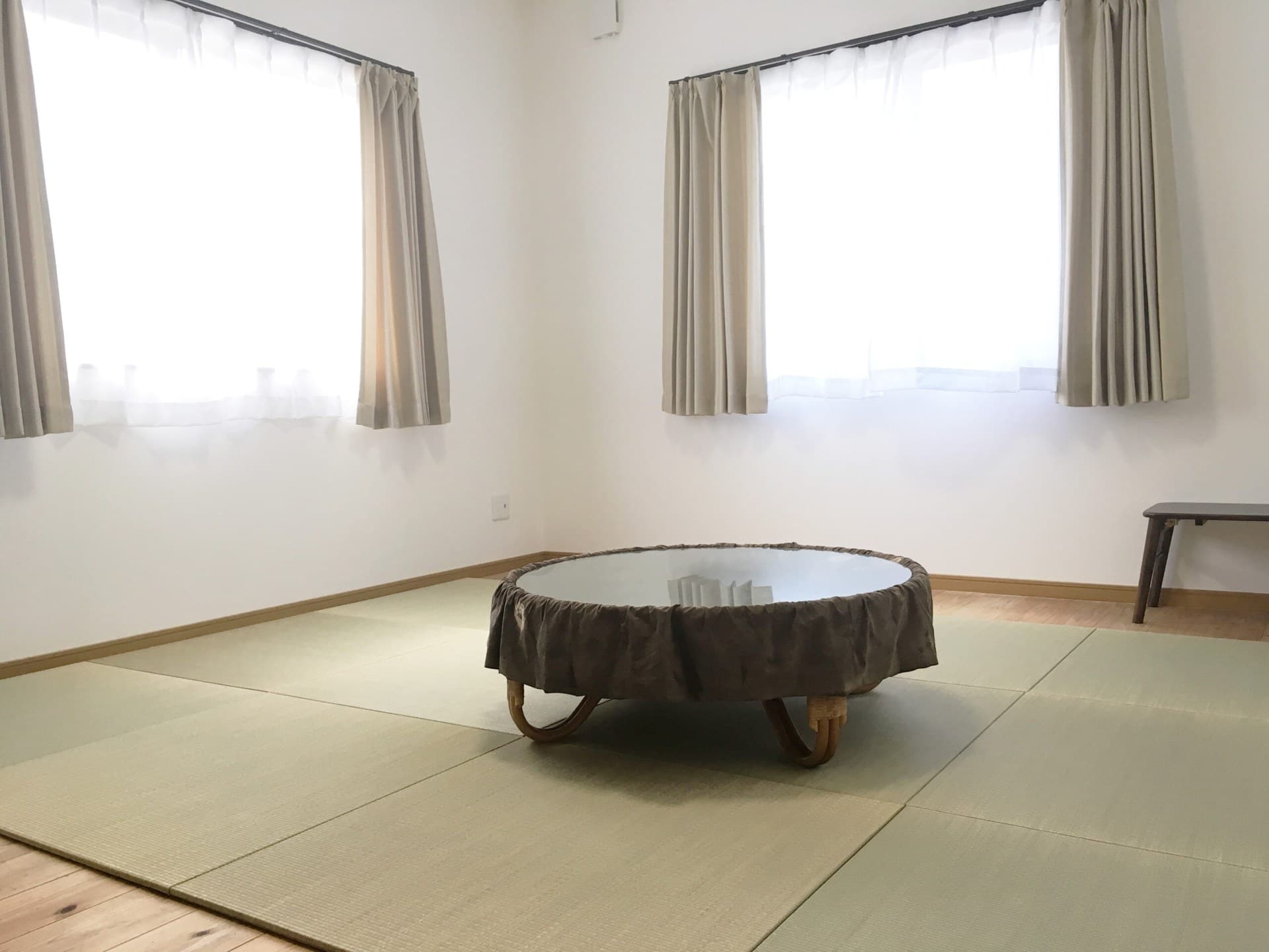 榻榻米日式房