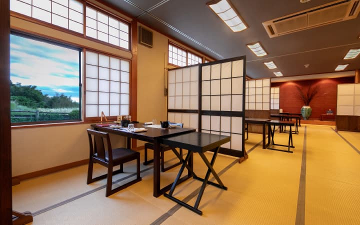 A Quiet Dining Space