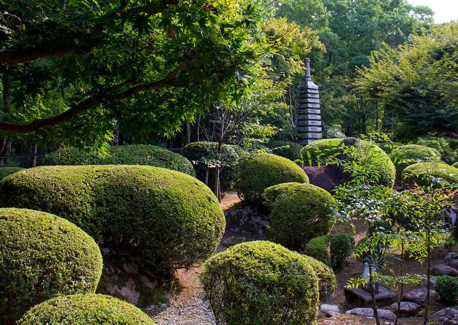 A Karesansui Garden That Clears the Mind